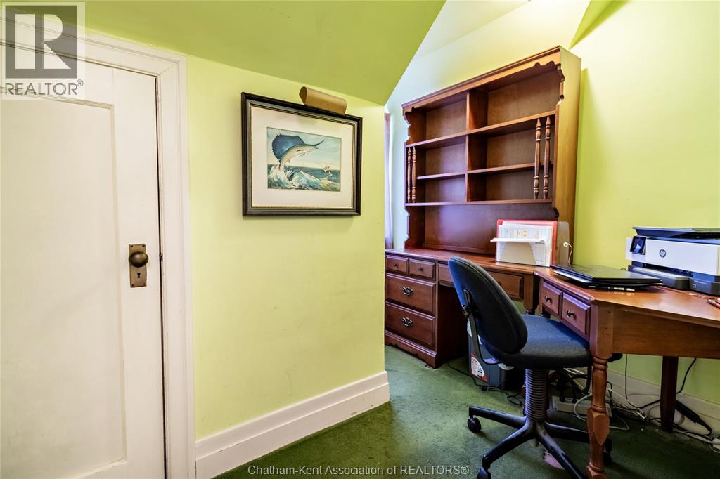 310 VICTORIA AVENUE - 25