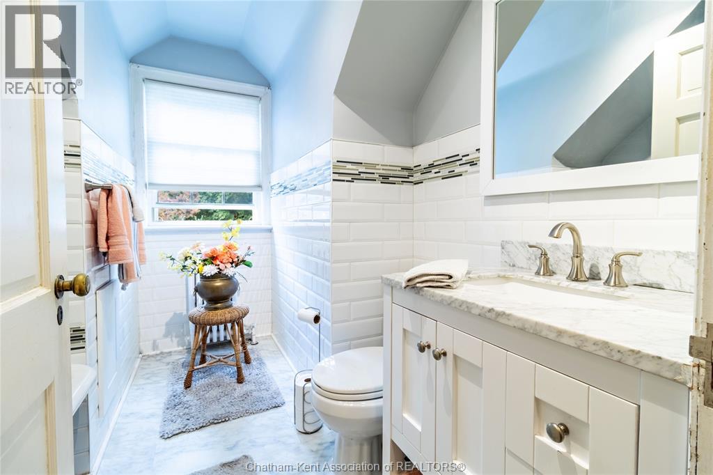 310 VICTORIA AVENUE - 26
