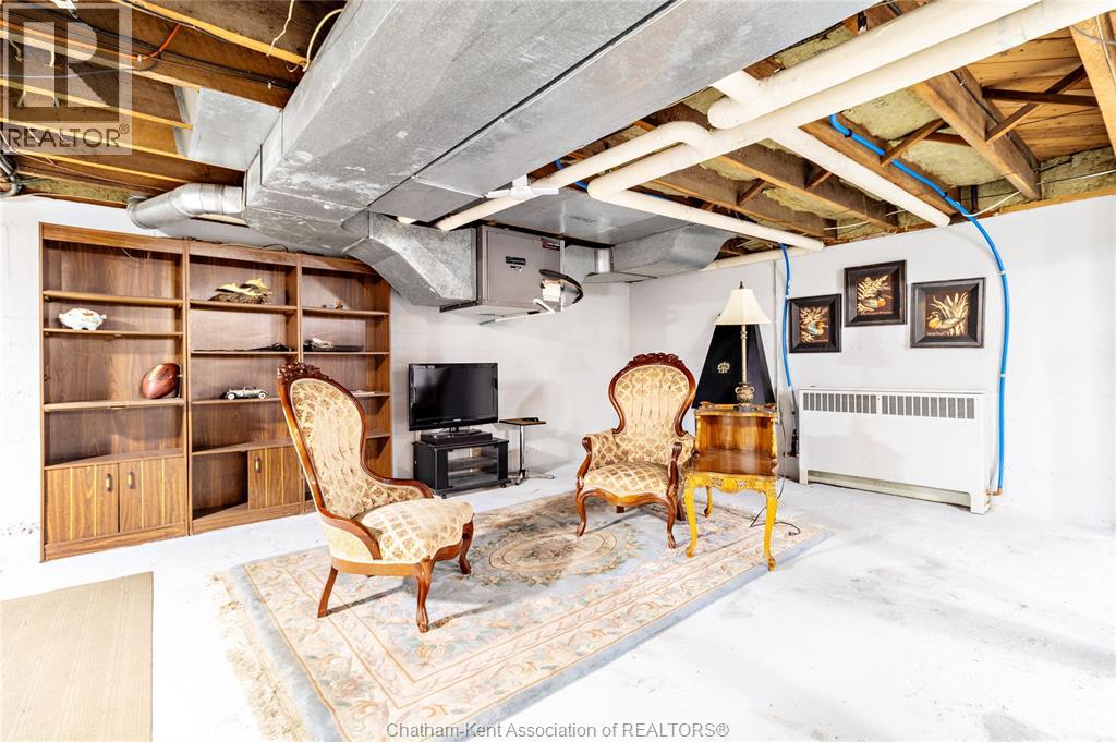 310 VICTORIA AVENUE - 36