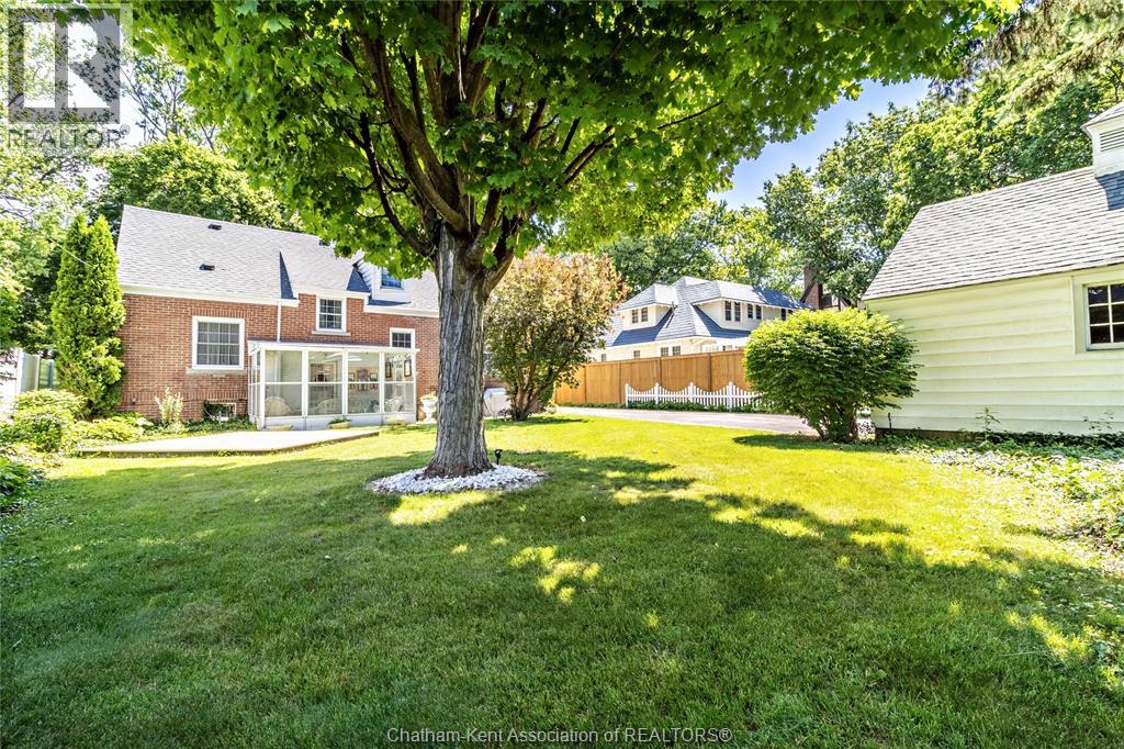 310 VICTORIA AVENUE - 39