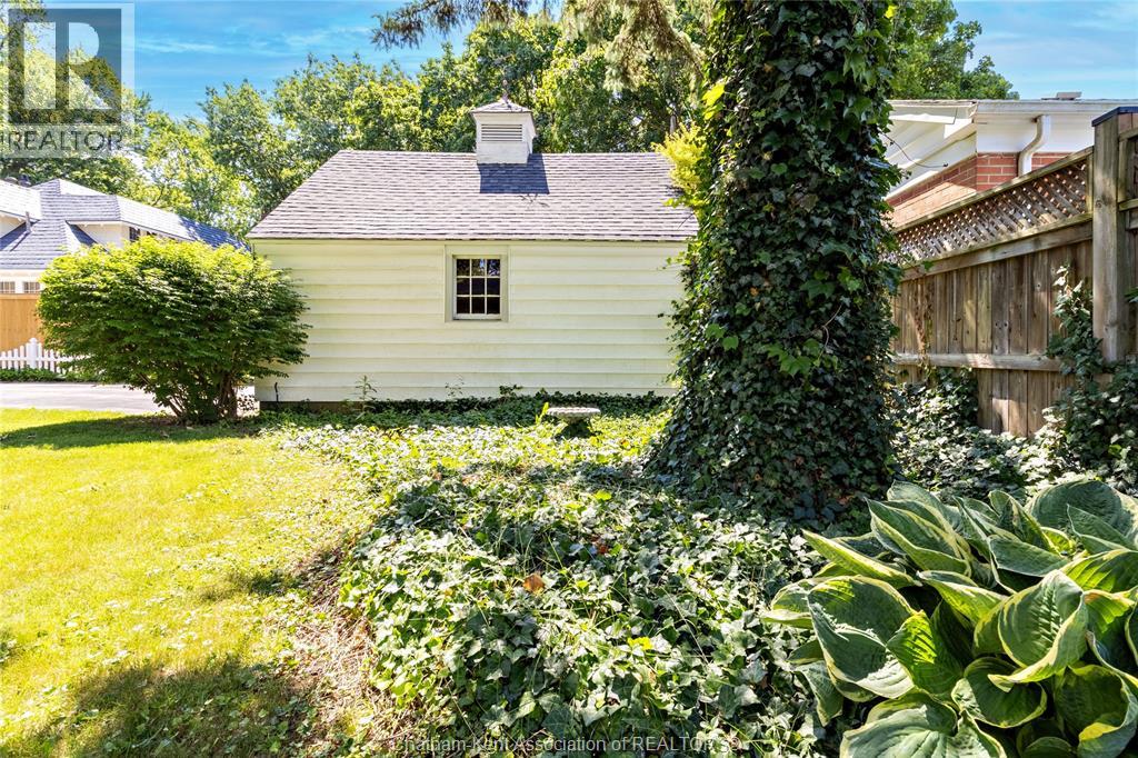 310 VICTORIA AVENUE - 42