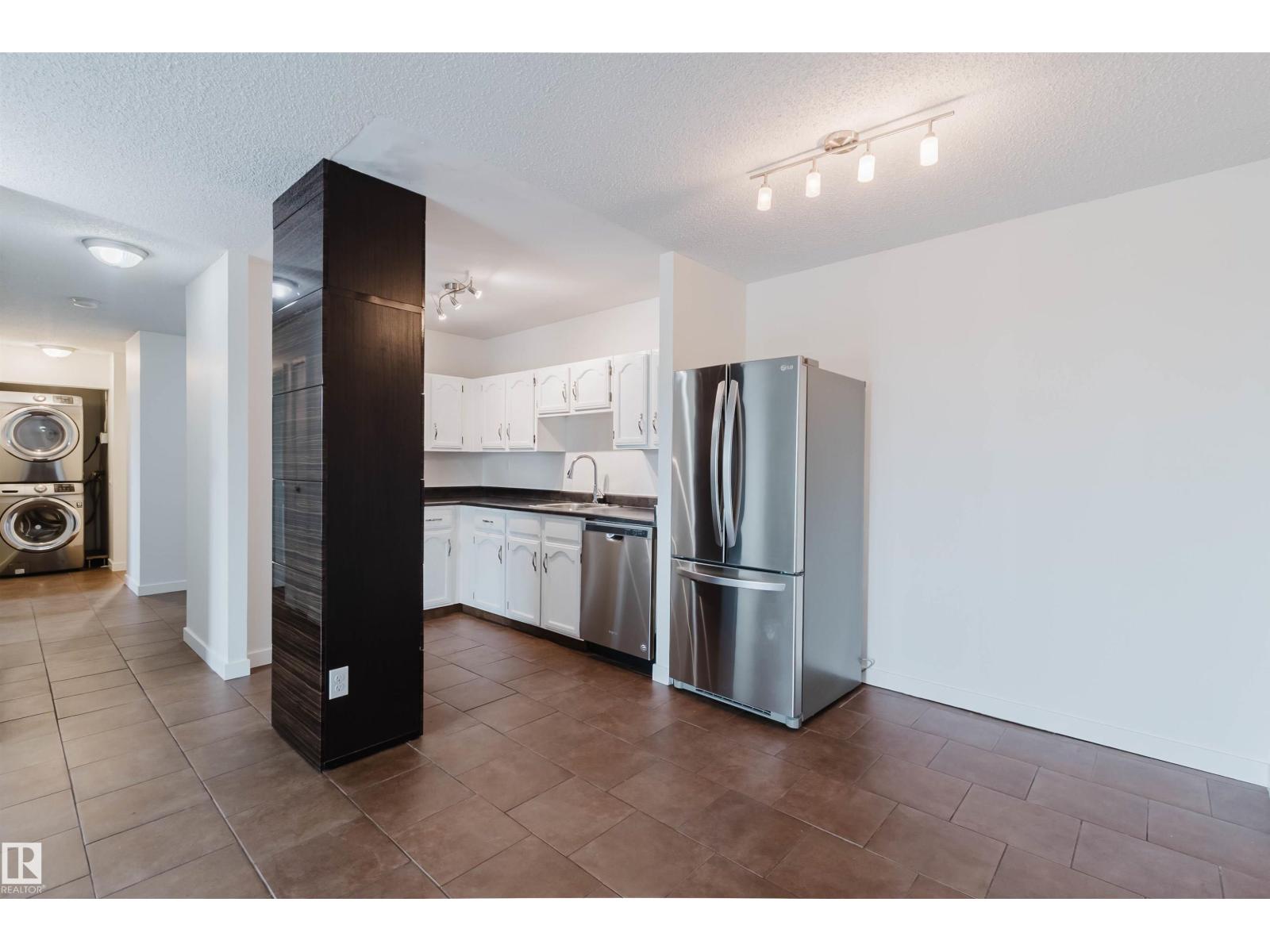 #408 10145 109 ST NW - 15