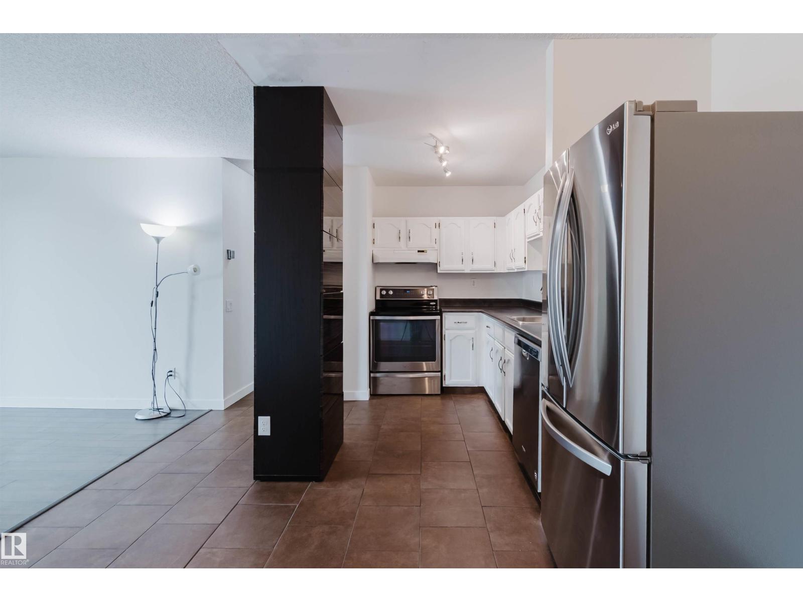 #408 10145 109 ST NW - 16