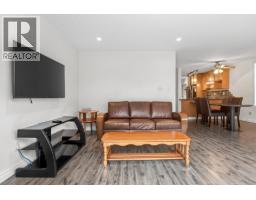 208 505 Ninth Street, New Westminster, BC V3M3W6 Photo 10