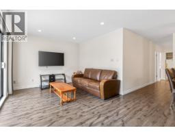 208 505 Ninth Street, New Westminster, BC V3M3W6 Photo 9