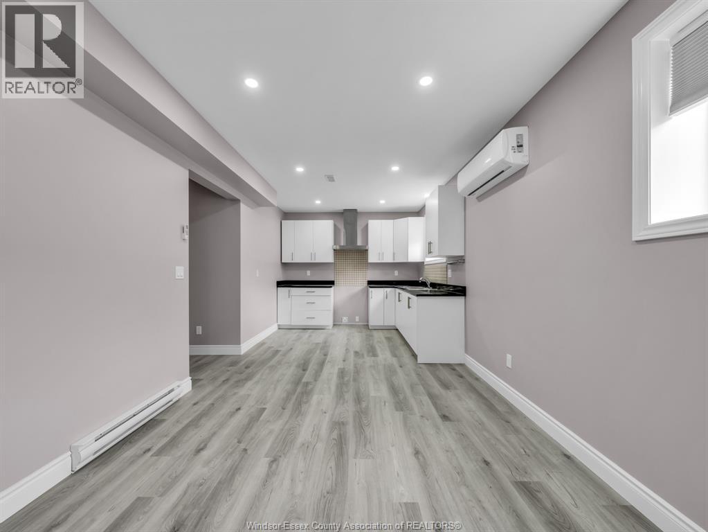 776 University Ave E - 17