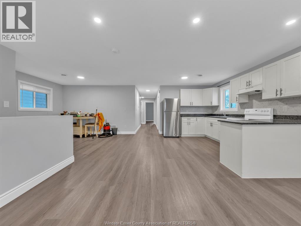 776 University Ave E - 22