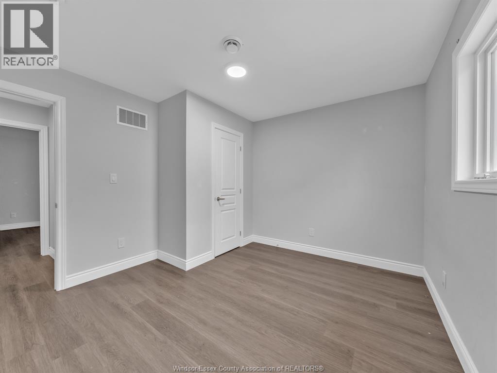 776 University Ave E - 27