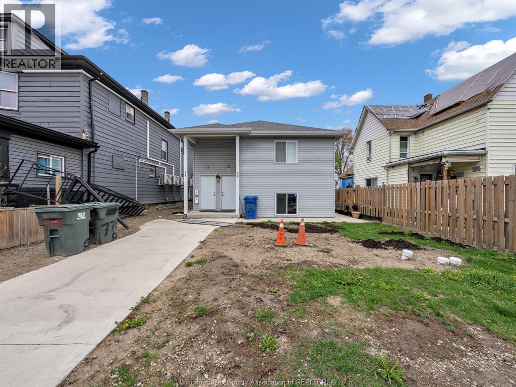 776 University Ave E - 48