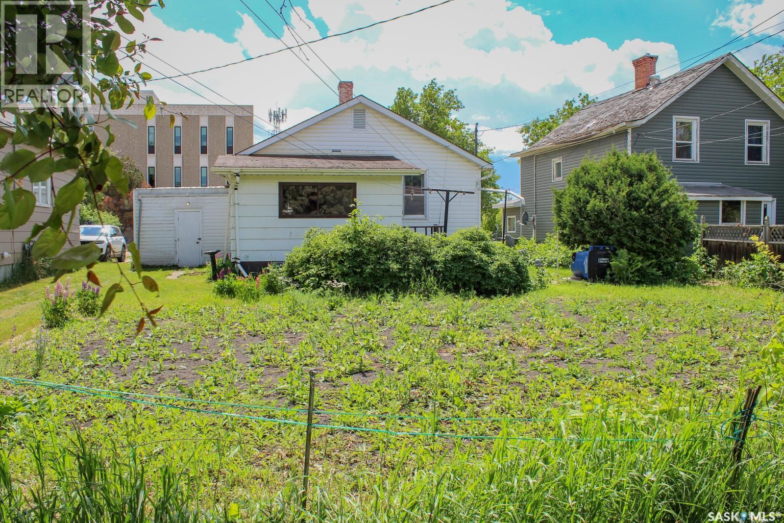 108 Crawford AVENUE E - 27
