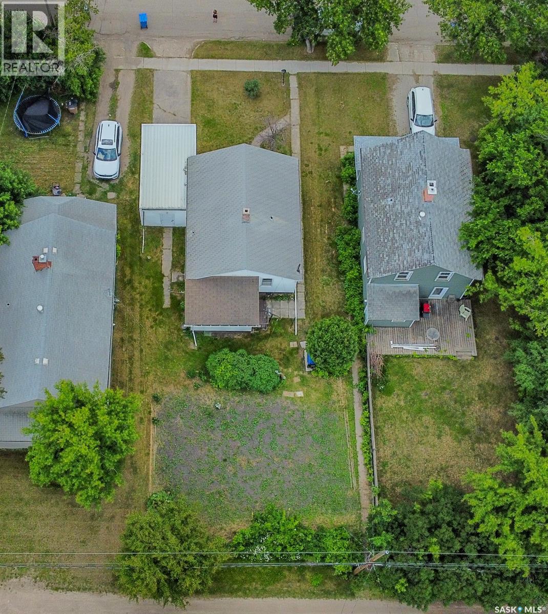 108 Crawford AVENUE E - 32