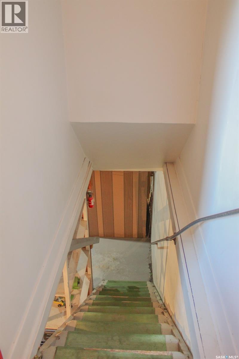 108 Crawford AVENUE E - 17