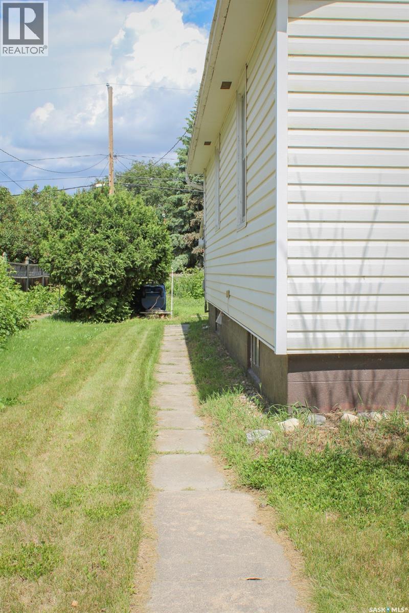 108 Crawford AVENUE E - 26