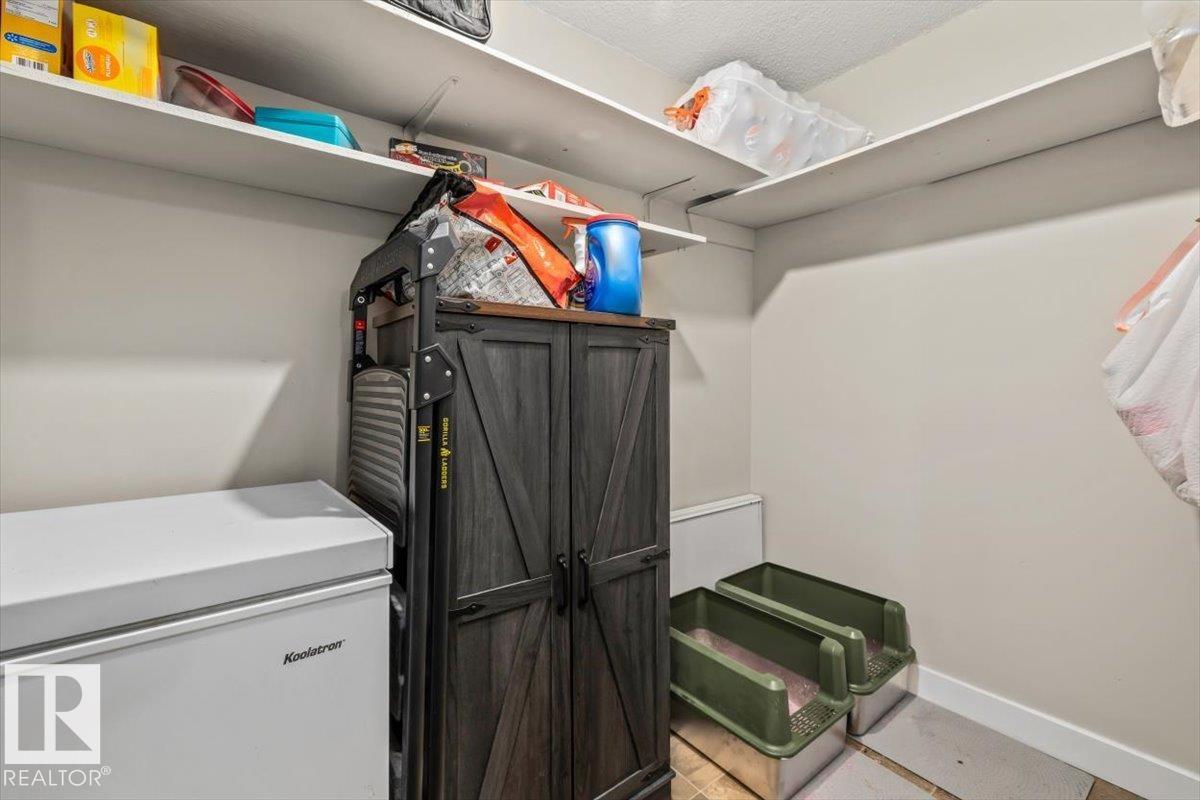 #202 10330 113 ST NW - 18