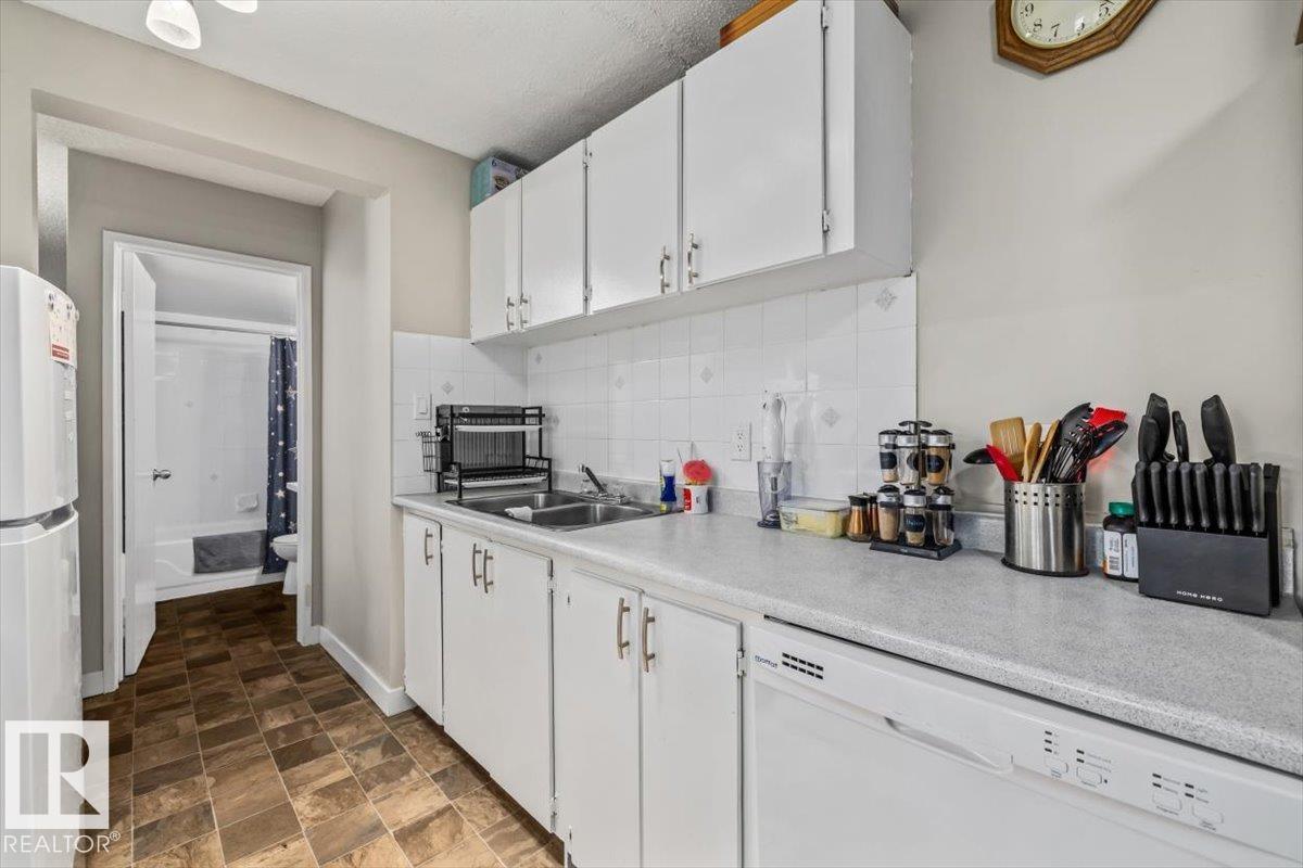 #202 10330 113 ST NW - 6