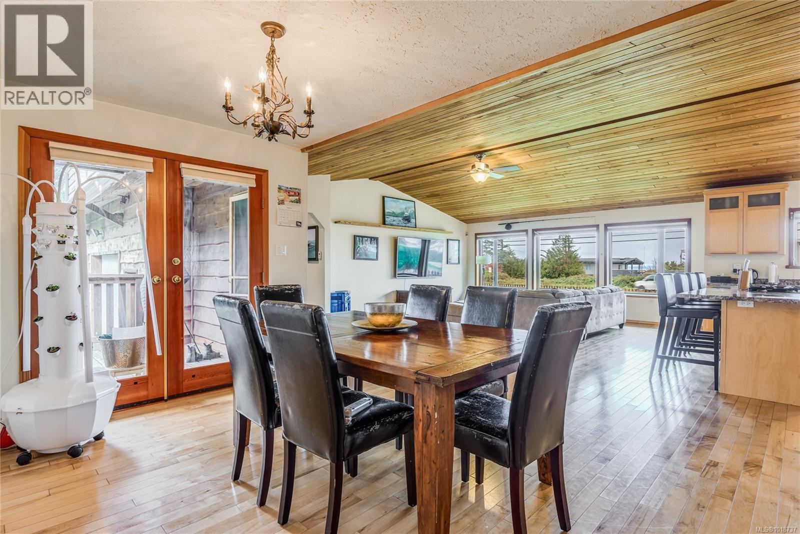 3910 Island Hwy S - 15