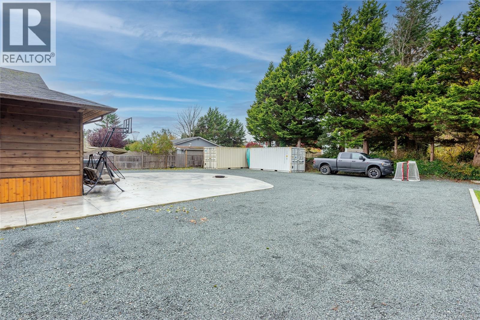 3910 Island Hwy S - 42