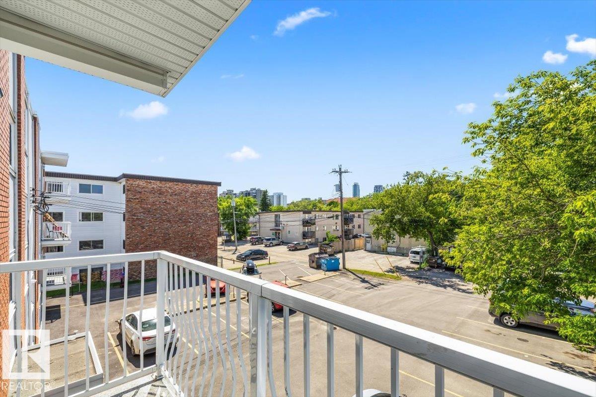 #306 10330 113 ST NW - 19
