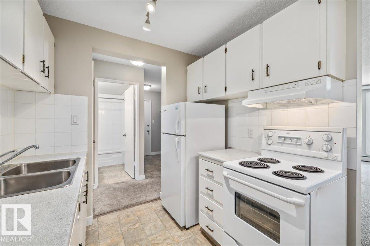 #306 10330 113 ST NW - 3