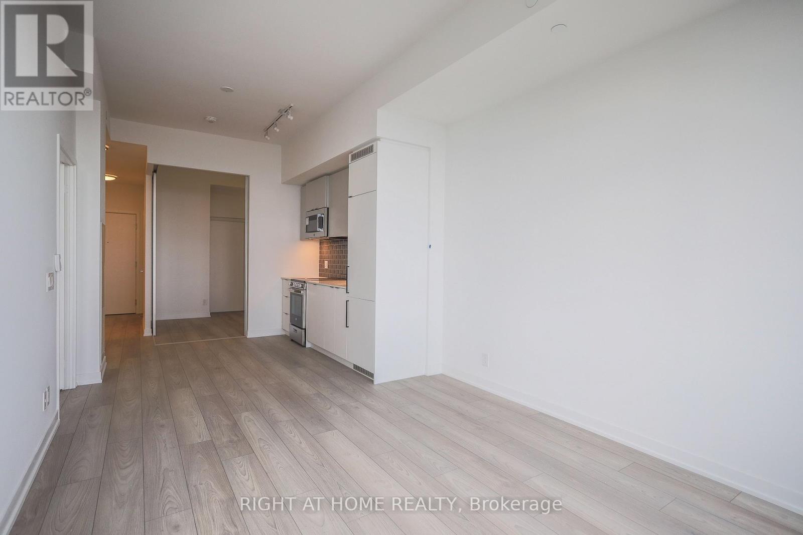 #1209 285 DUFFERIN STREET - 12