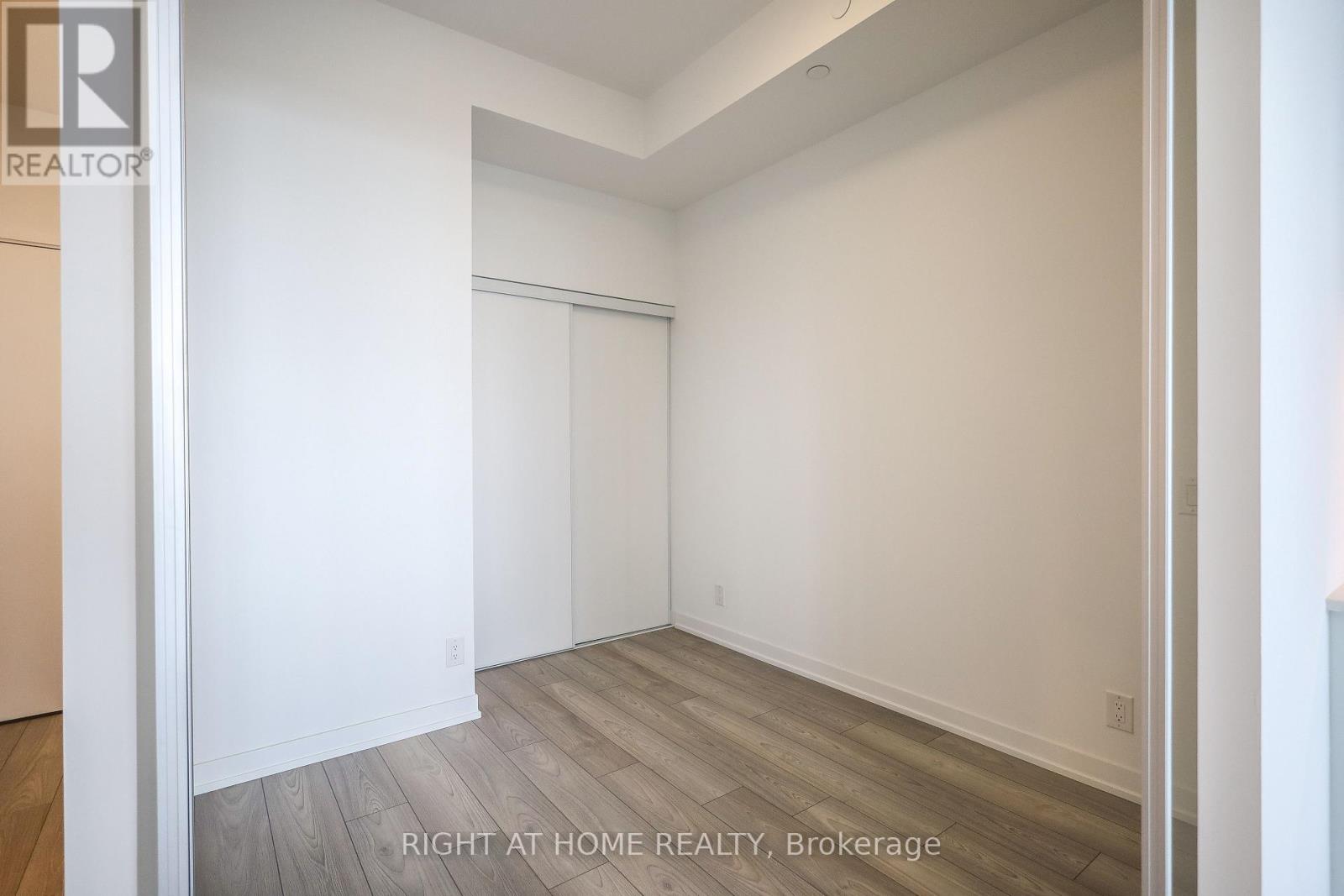 #1209 285 DUFFERIN STREET - 16