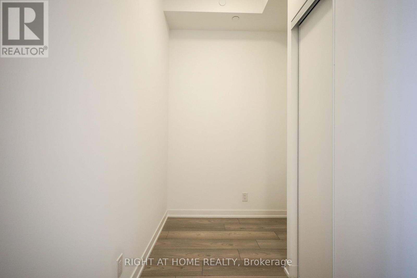#1209 285 DUFFERIN STREET - 18