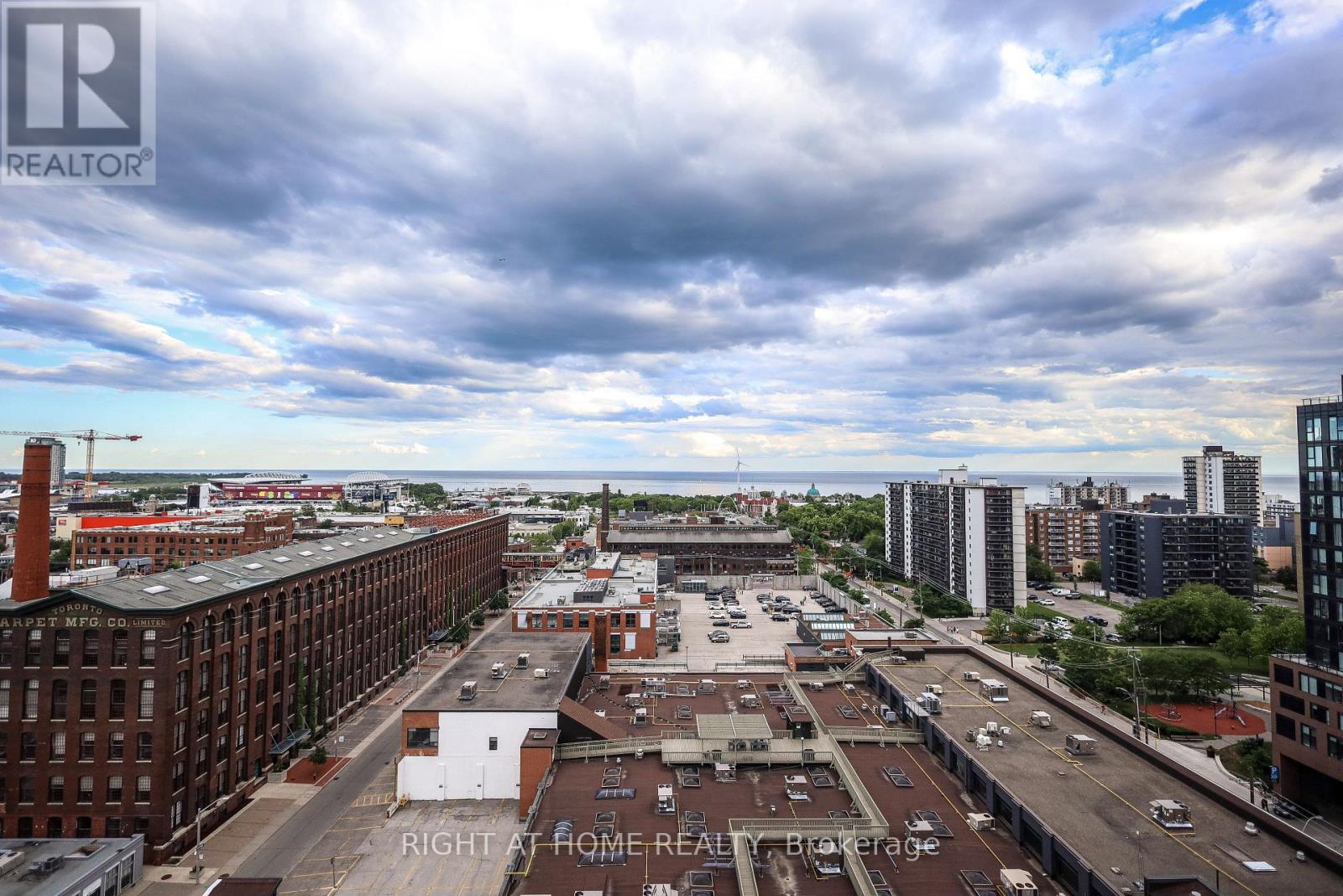 #1209 285 DUFFERIN STREET - 22