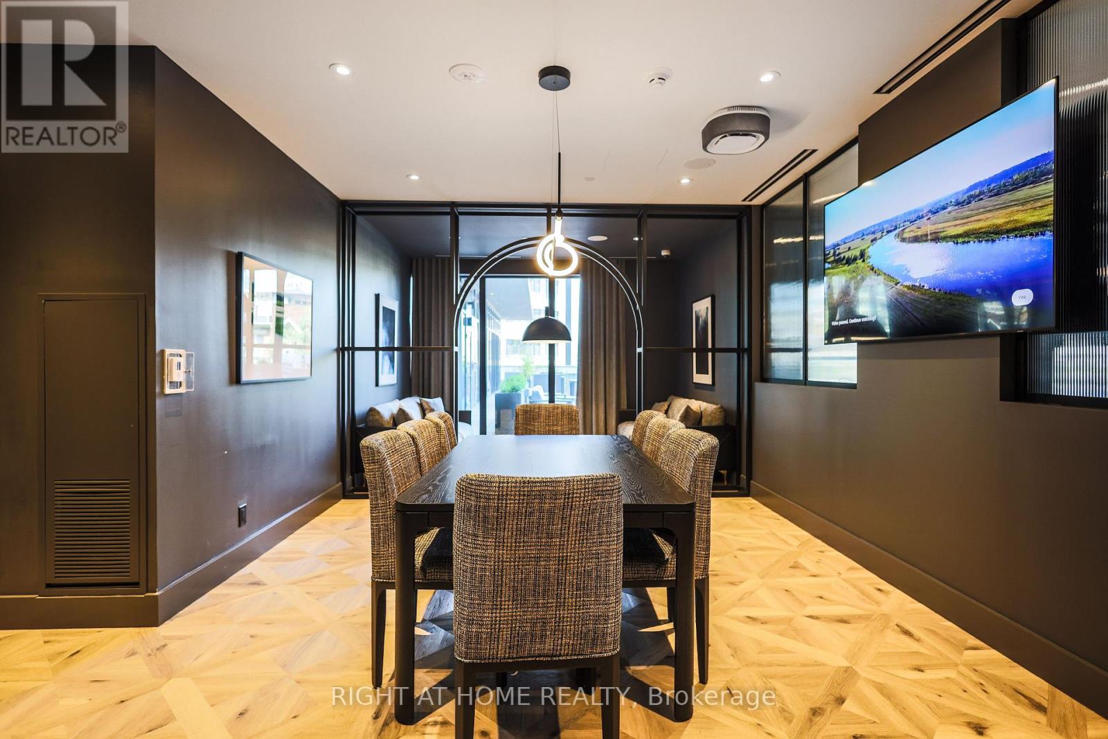 #1209 285 DUFFERIN STREET - 30