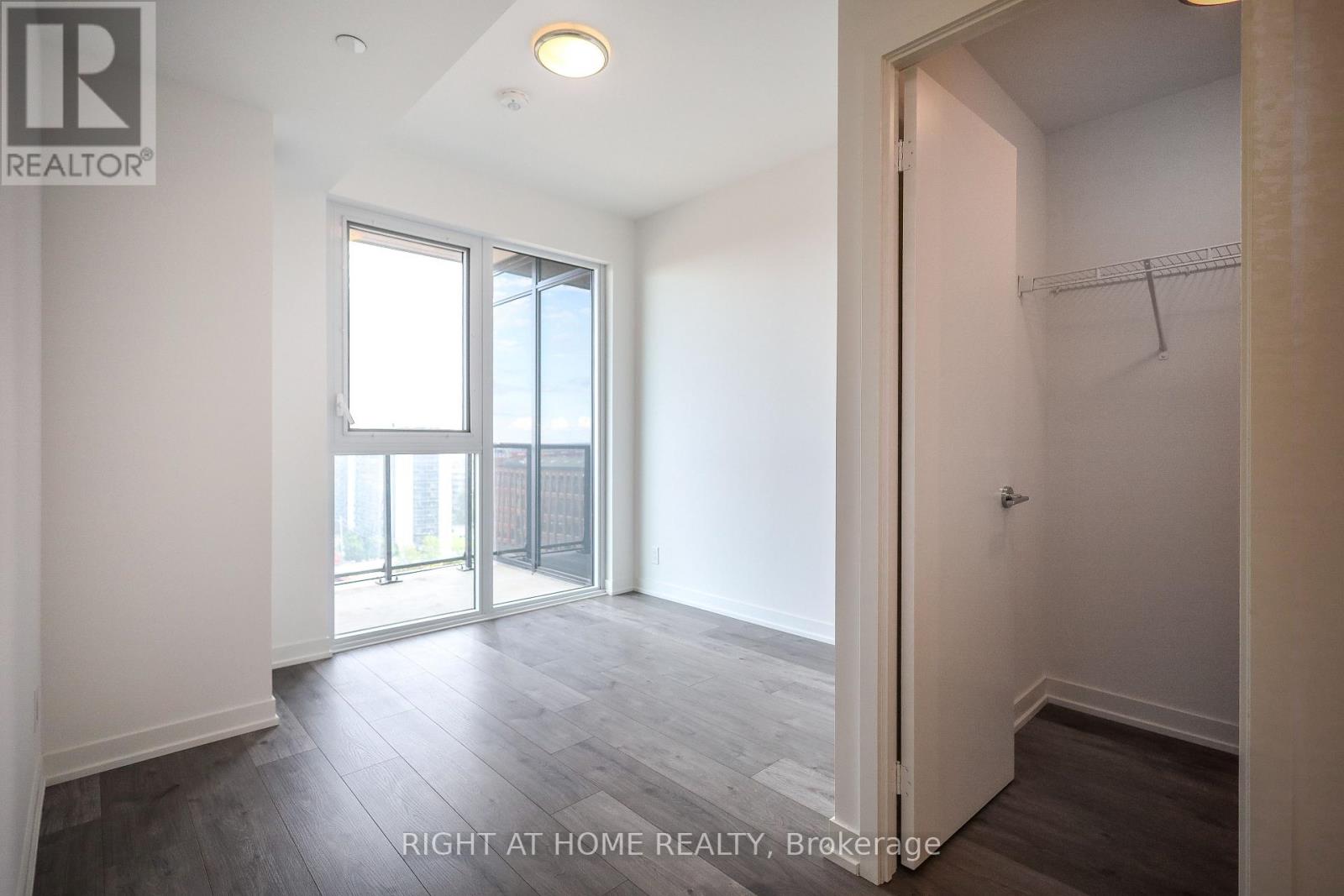 #917 285 DUFFERIN STREET - 14