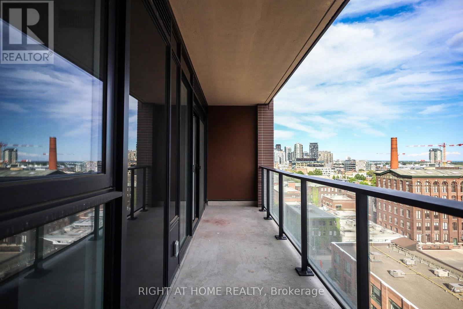 #917 285 DUFFERIN STREET - 20
