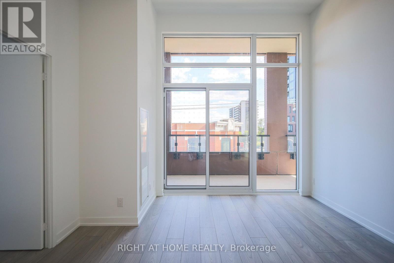 #220 285 DUFFERIN STREET - 16