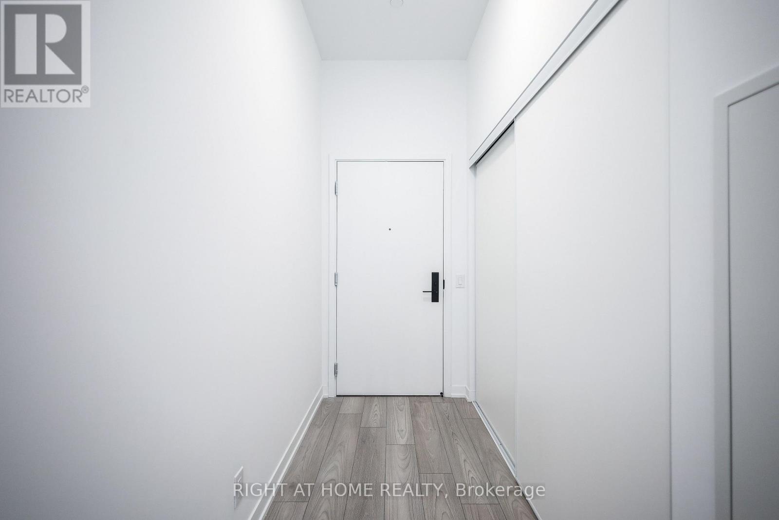 #220 285 DUFFERIN STREET - 7