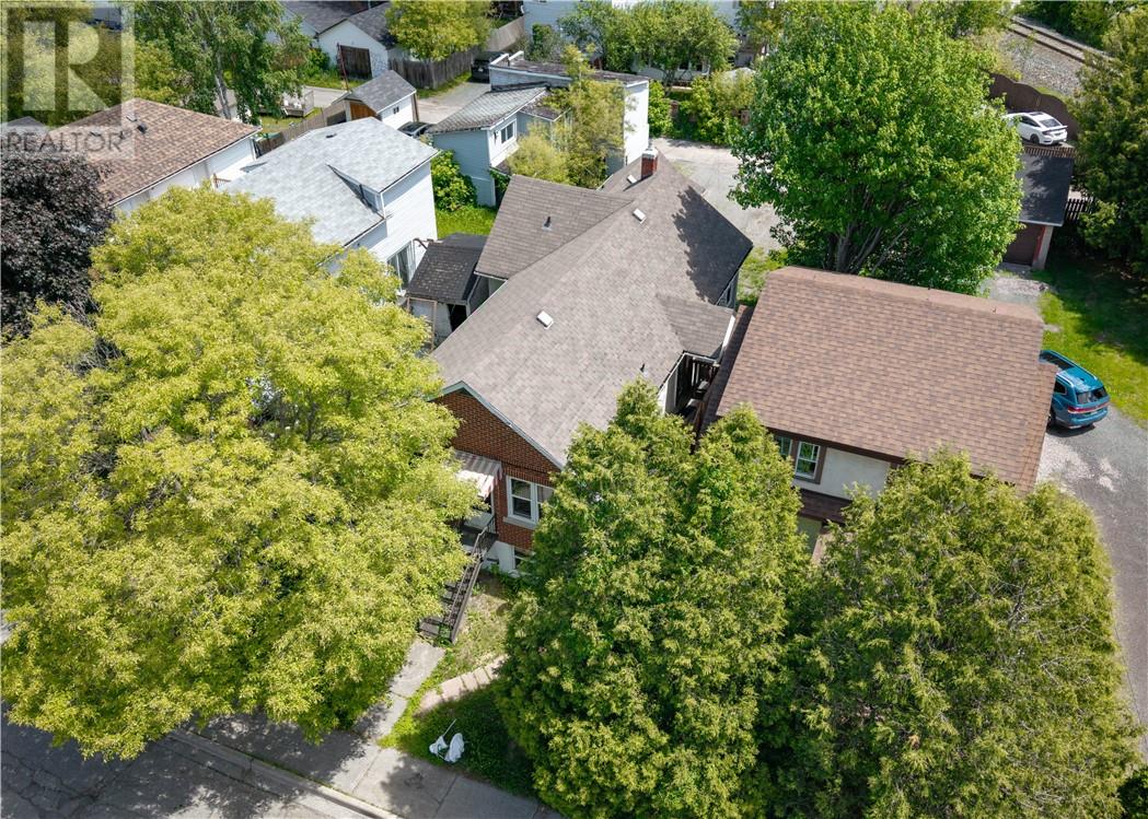 454 Melvin Avenue - 6