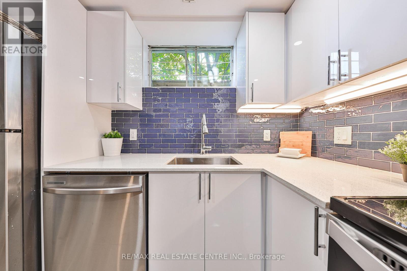 172 HANOVER PLACE - 28