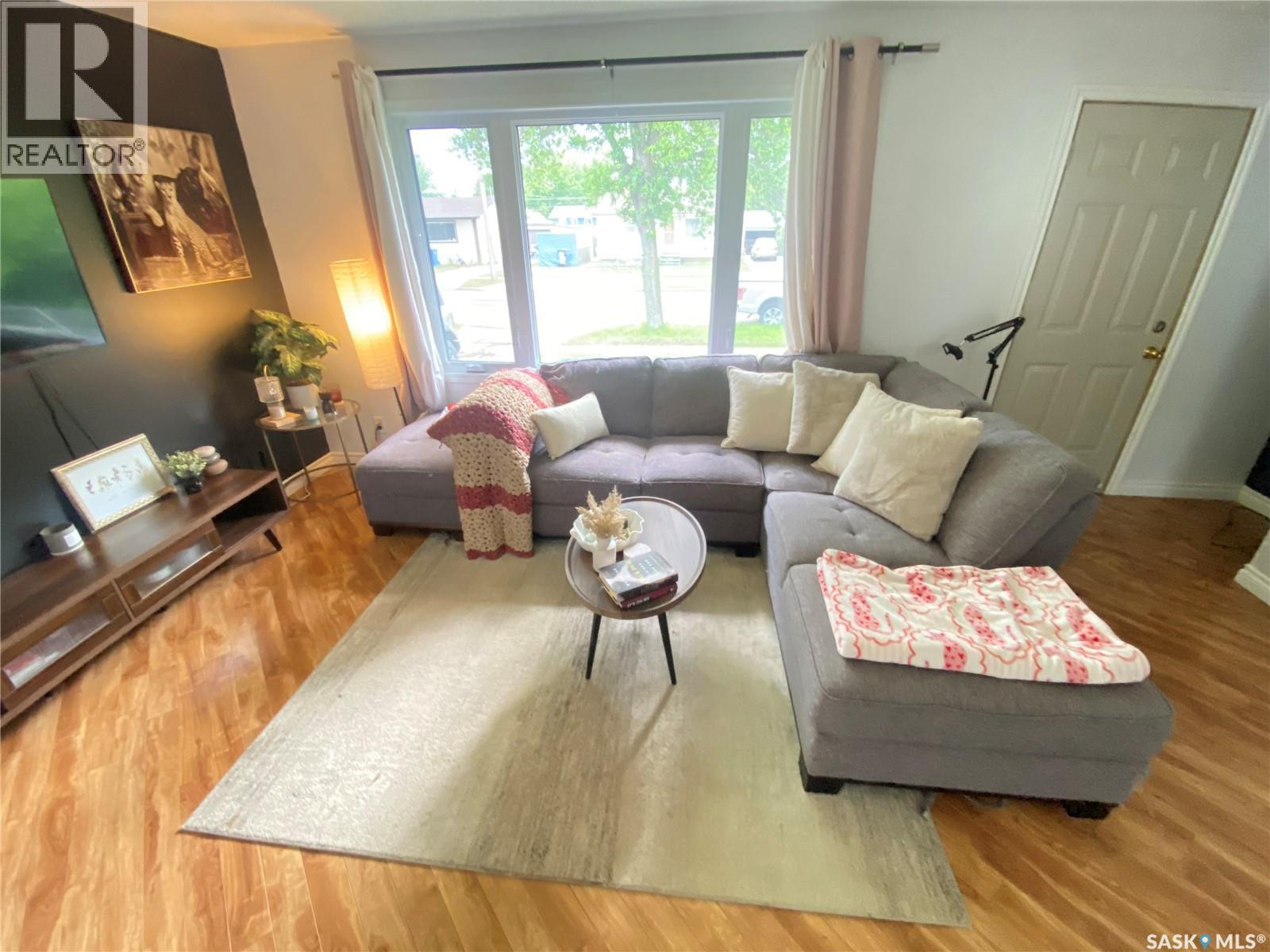65 Irwin AVENUE - photo 4