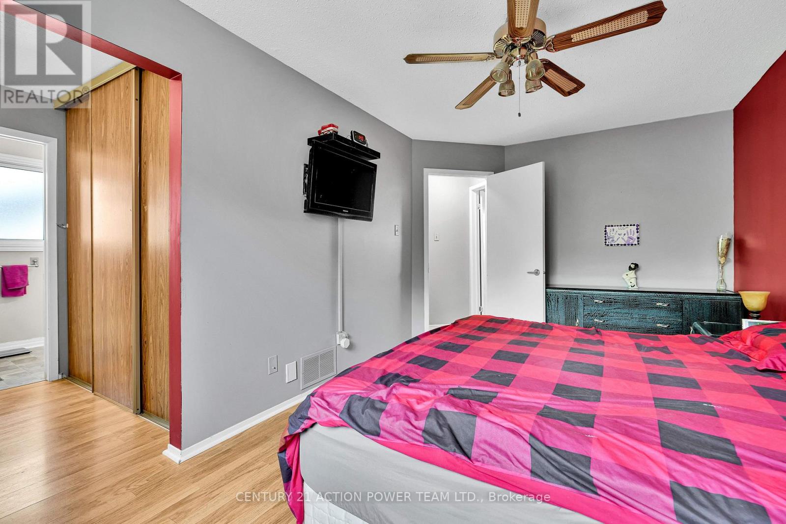 1810 SIMARD DRIVE - 15