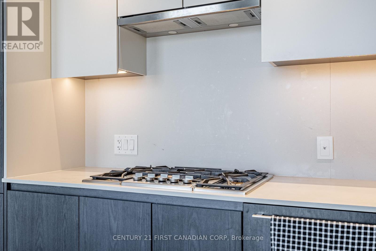 #1405 81 WELLESLEY STREET E - 27