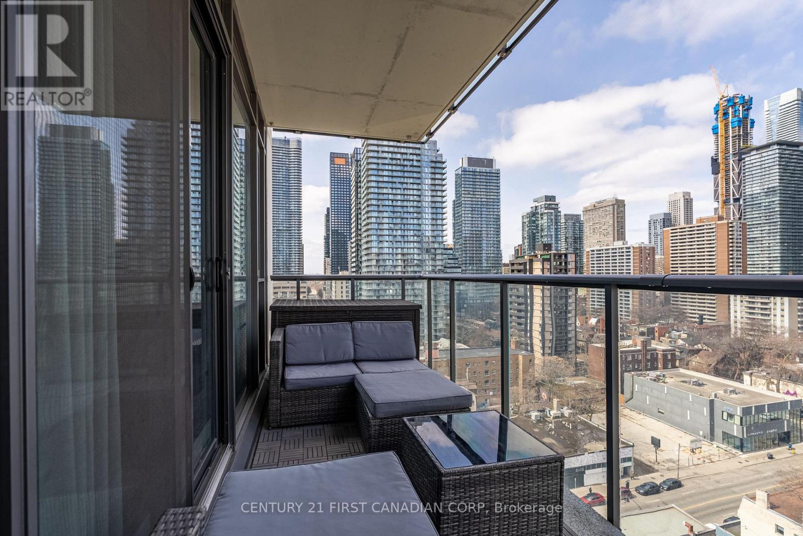 #1405 81 WELLESLEY STREET E - 34