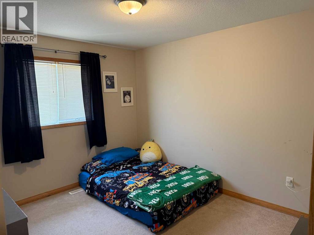 5107 42 Street - 25