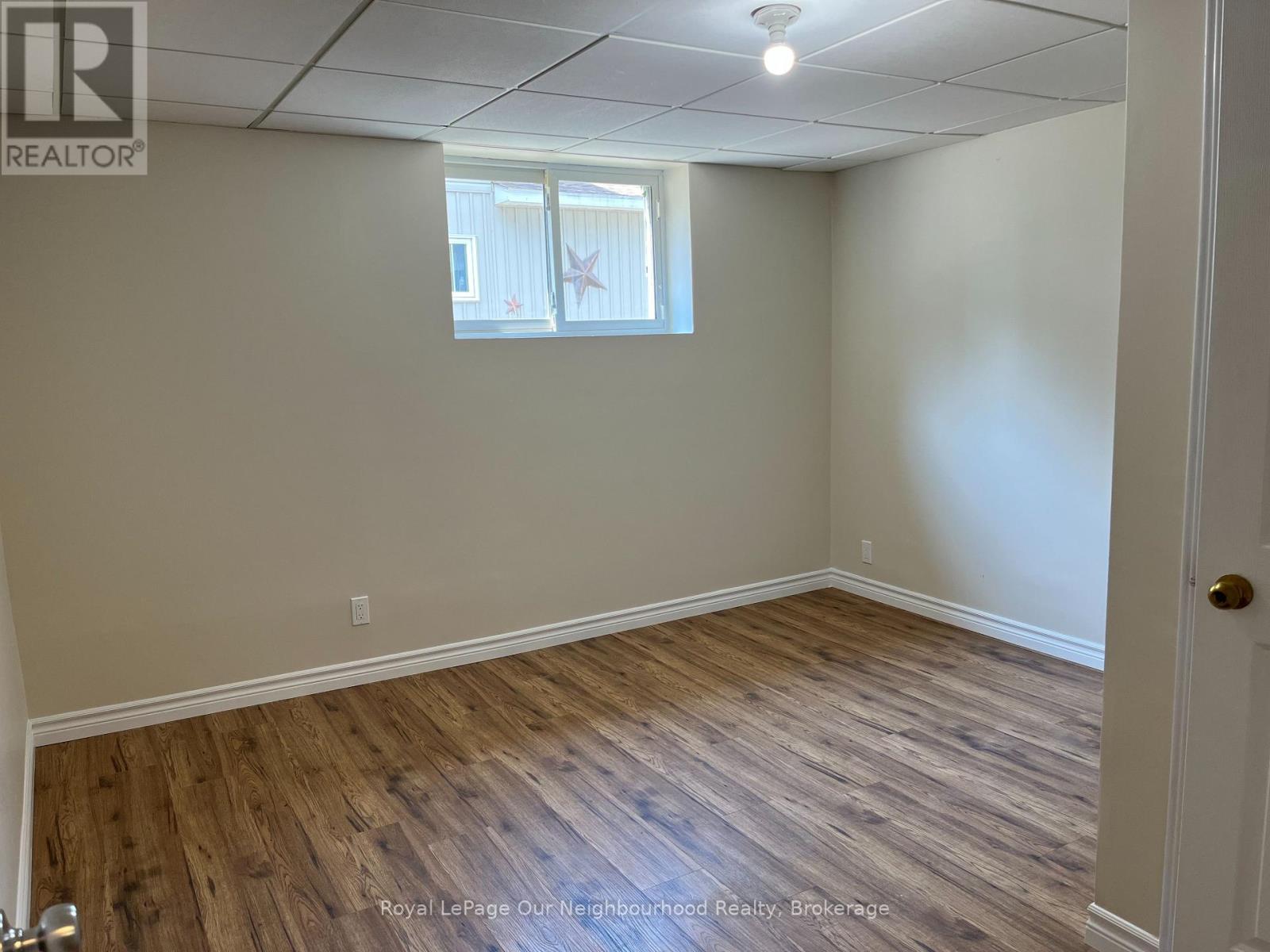 72 LAKESHORE ROAD - 21