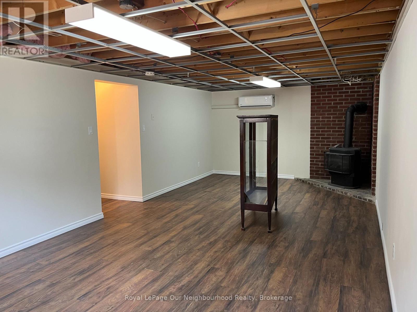72 LAKESHORE ROAD - 24