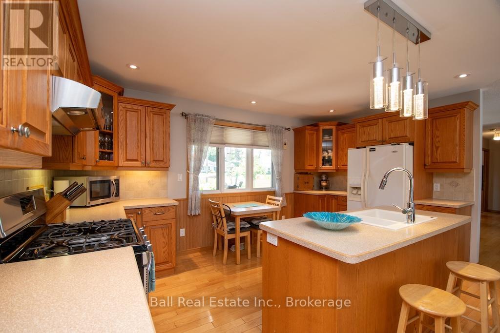 3 CEDAR DRIVE - 16