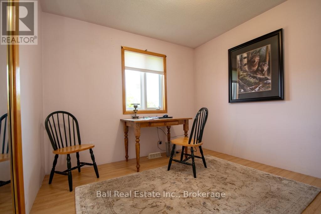3 CEDAR DRIVE - 32