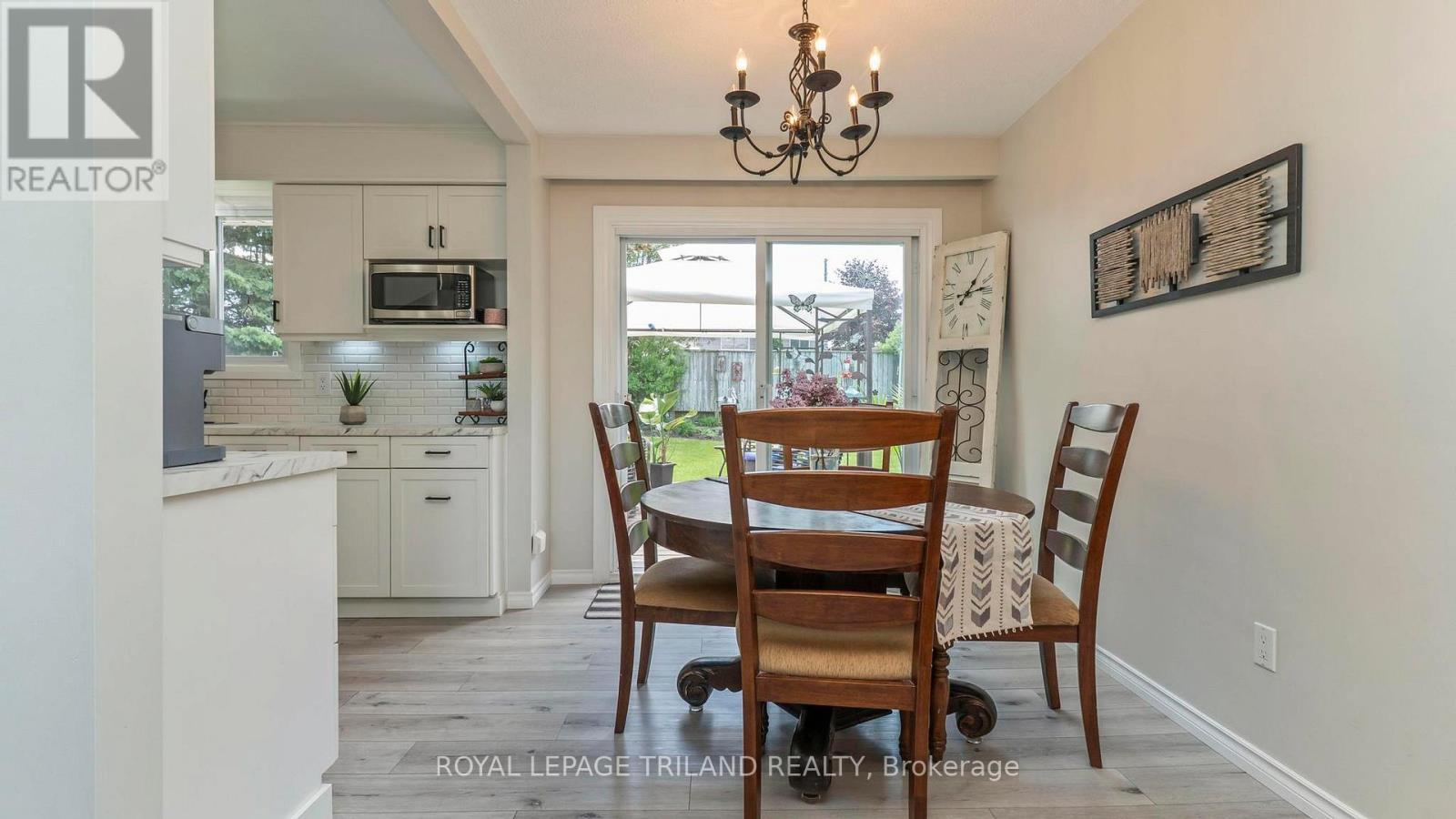7 STIRLING CRESCENT - 10