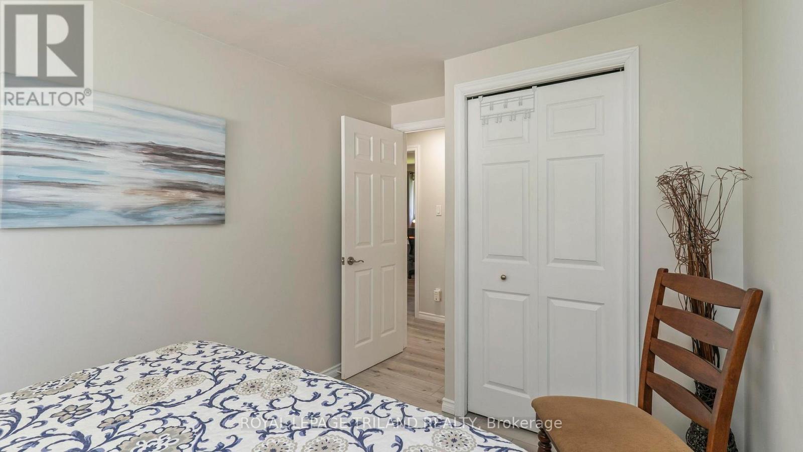 7 STIRLING CRESCENT - 19