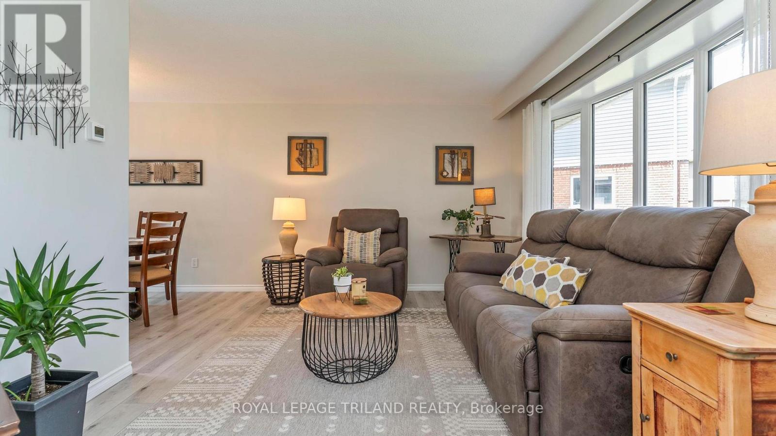 7 STIRLING CRESCENT - 7