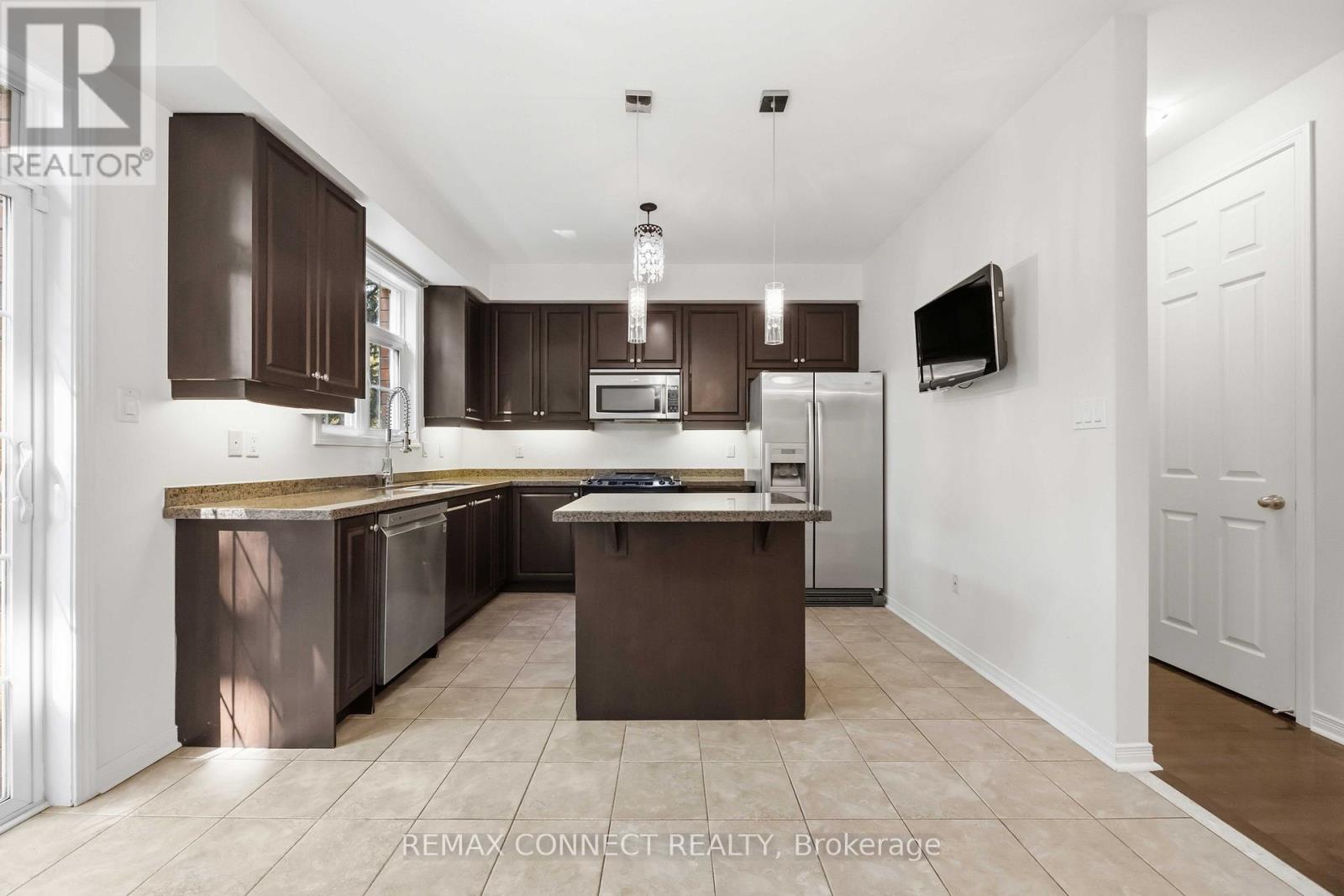 #30 1701 FINCH AVENUE - 18