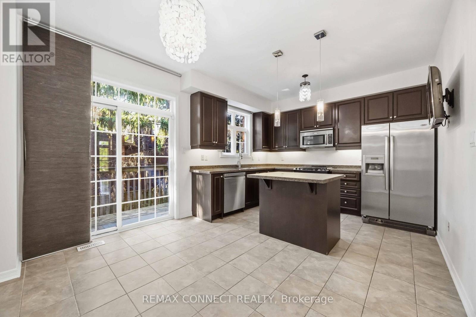 #30 1701 FINCH AVENUE - 19