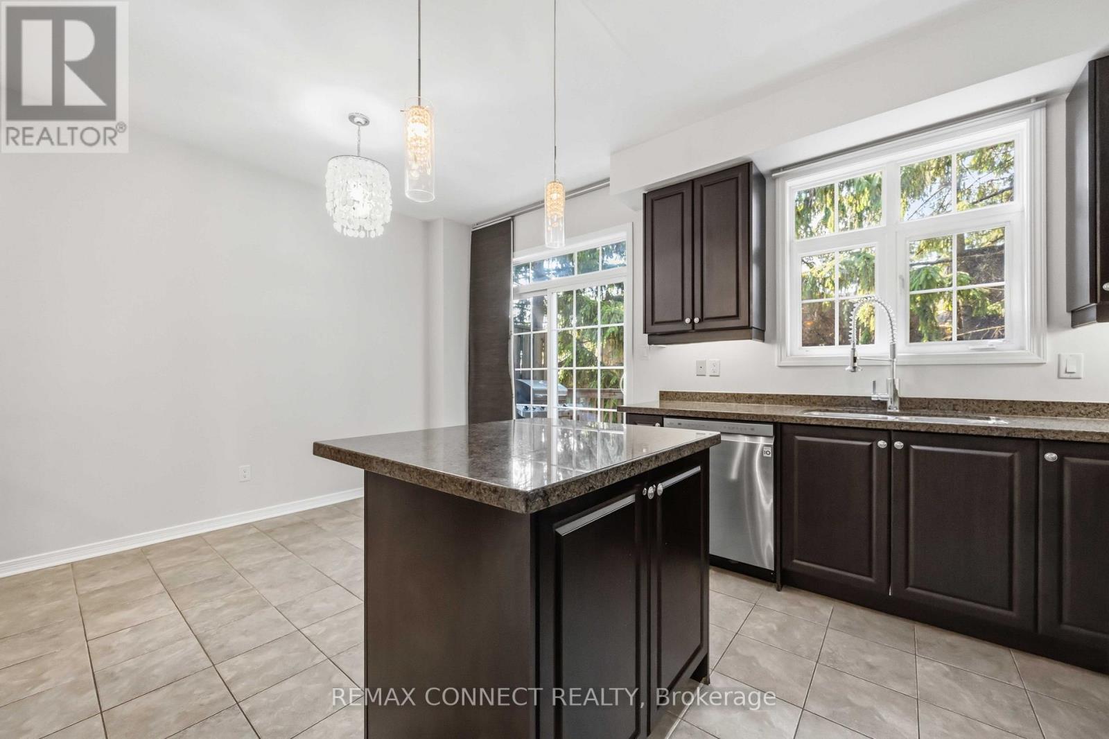 #30 1701 FINCH AVENUE - 11