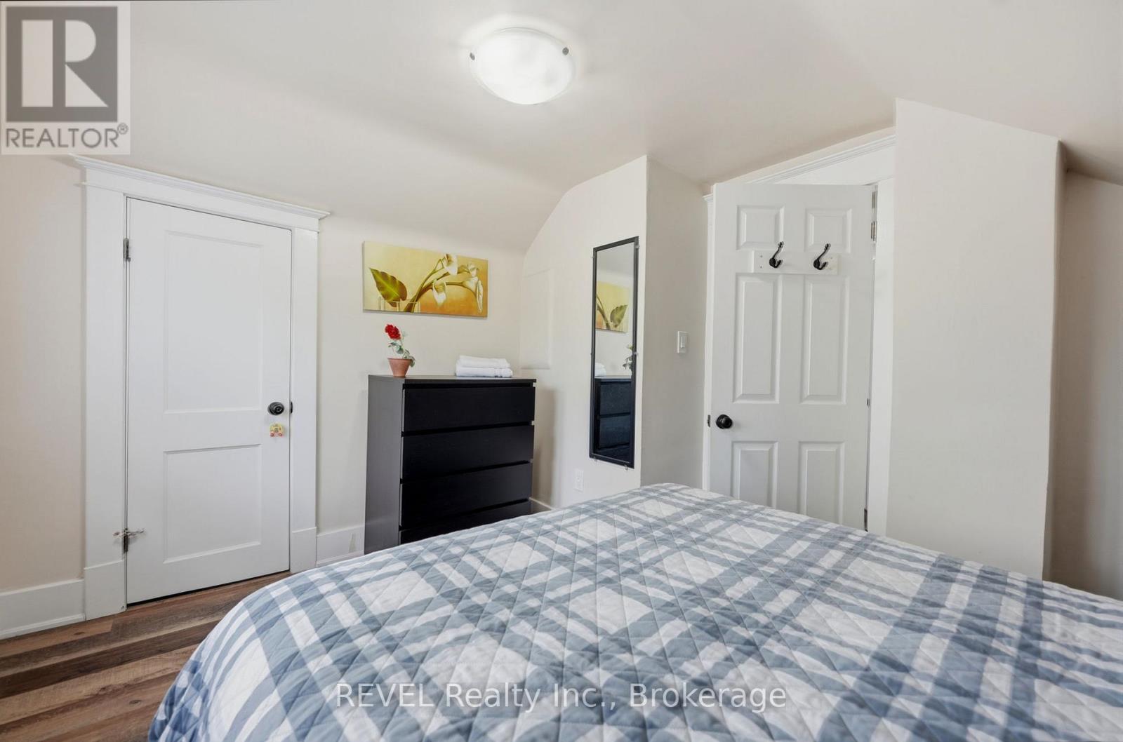 5227 KITCHENER STREET - 19